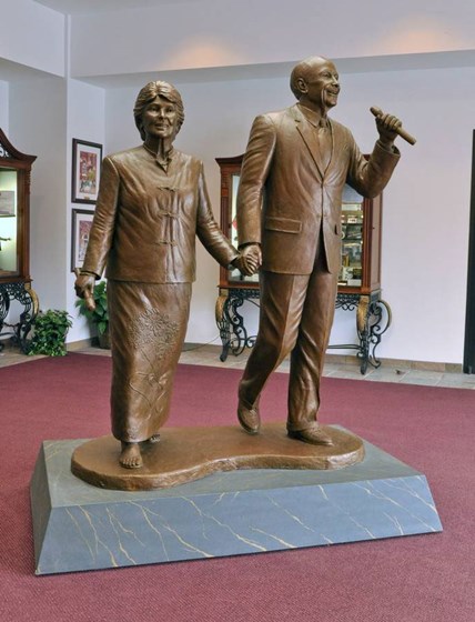 Monumental Sculpture Creation & Installation: Monumental Sculptor