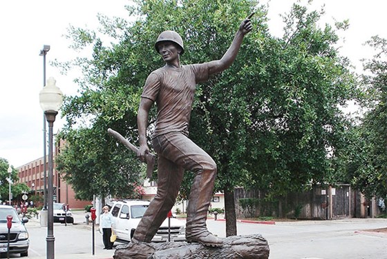 Stainless Steel Sculpture: Monumental Sculptor